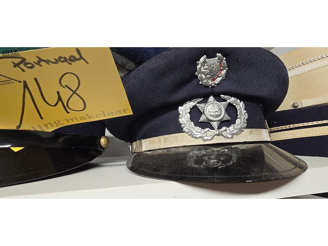 Lot 148 - portugal 2 kepies + 1 barette - afbeelding 4 van  4