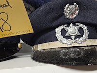 Lot 148 - portugal 2 kepies + 1 barette - afbeelding 4 van  4