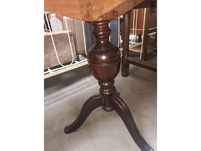 Lot 148 - rond tafeltje - afbeelding 3 van  5