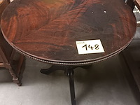 Lot 148 - rond tafeltje - afbeelding 5 van  5