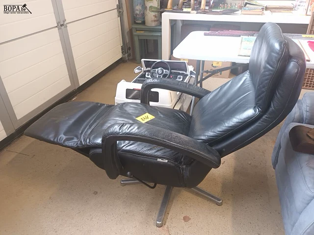 Lot 148 - vintage leder relax elastoform - afbeelding 2 van  6
