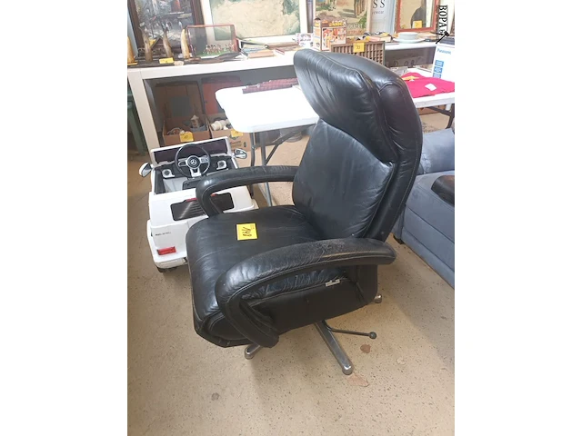 Lot 148 - vintage leder relax elastoform - afbeelding 3 van  6