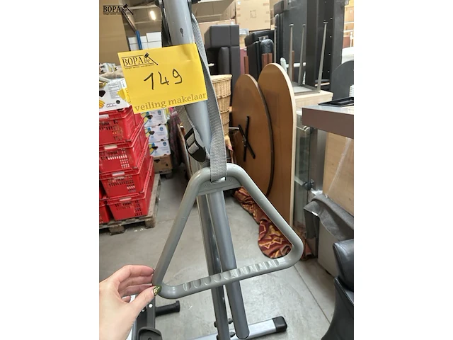 Lot 149 - bedpapegaai op voet - afbeelding 2 van  3