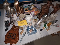 Lot 149 - decoratie met poezen. 38 stuks - afbeelding 1 van  5