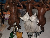 Lot 149 - decoratie met poezen. 38 stuks - afbeelding 2 van  5