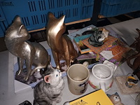 Lot 149 - decoratie met poezen. 38 stuks - afbeelding 4 van  5