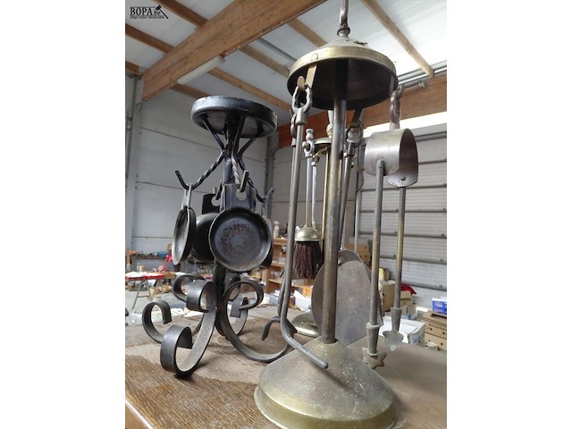 Lot 149 - haardset koper en smeedijzer - afbeelding 4 van  4