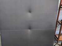 Lot 149 - hoofdborden boxspring muurbevestiging 2 stuks - afbeelding 1 van  2