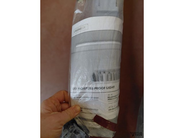 Lot 149 - led moisture prof-light 2 stuks nieuw + montageboekje l1m25 - afbeelding 2 van  3