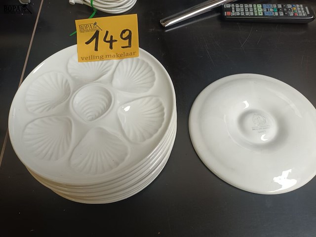 Lot 149 - oesterborden. 12 stuks - afbeelding 1 van  4