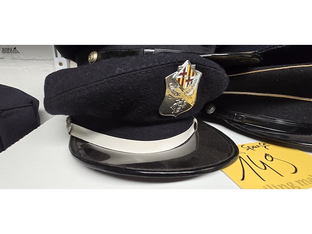 Lot 149 - spanje 4 kepies - afbeelding 2 van  5