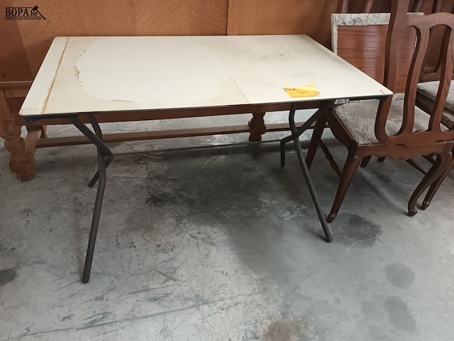 Lot 149 - vouwbare tuintafel - afbeelding 1 van  3
