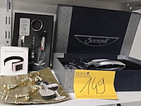 Lot 149 - wijn accessoire set - afbeelding 1 van  4