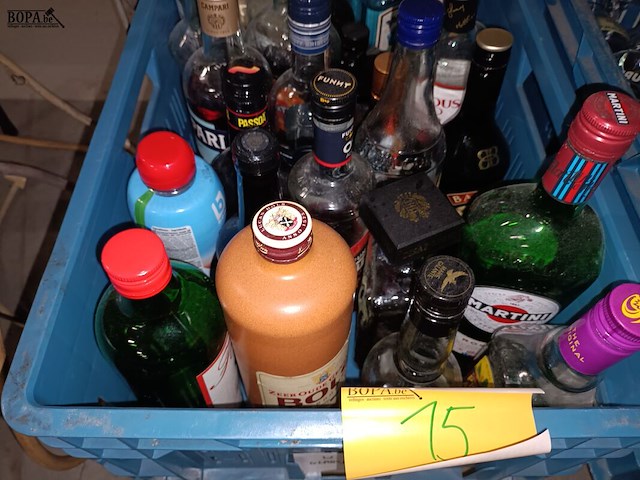 Lot 15 - aangebroken flessen drank. 26 stuks - afbeelding 1 van  3