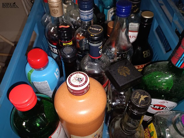 Lot 15 - aangebroken flessen drank. 26 stuks - afbeelding 3 van  3