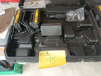 Lot 15 - accu’s en lader powerplus