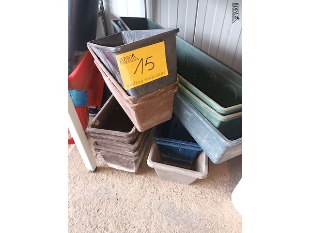 Lot 15 - bloembakken. 14 stuks - afbeelding 1 van  3