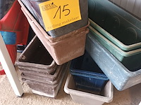 Lot 15 - bloembakken. 14 stuks