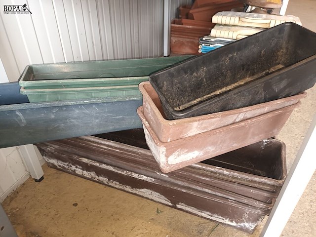 Lot 15 - bloembakken. 14 stuks - afbeelding 3 van  3