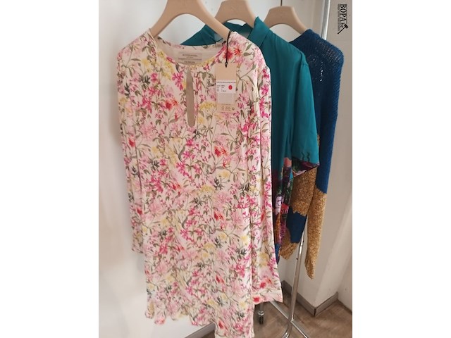 Lot 15 - blouses, kleedje en trui maat s. 5 stuks - afbeelding 3 van  5
