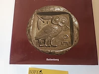 Lot 15 - boek over medailles en oude munten