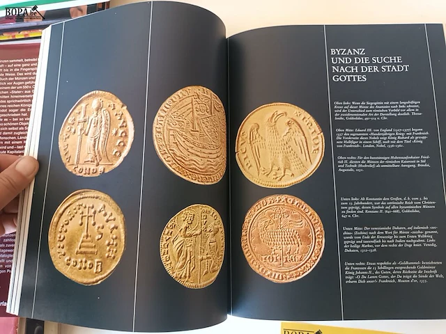 Lot 15 - boek over medailles en oude munten - afbeelding 4 van  4