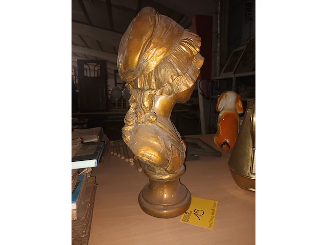 Lot 15 - borstbeeld van meisje - afbeelding 2 van  4