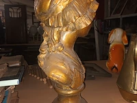 Lot 15 - borstbeeld van meisje - afbeelding 2 van  4