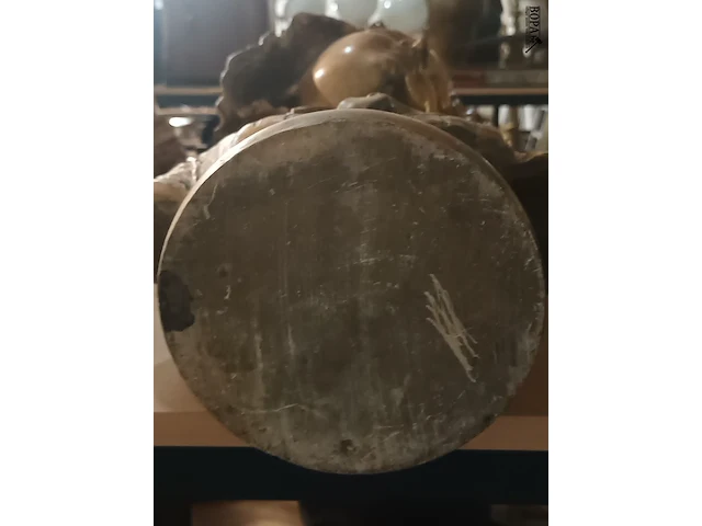 Lot 15 - borstbeeld van meisje - afbeelding 4 van  4