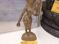 Lot 15 - bronzen beeldje danseres