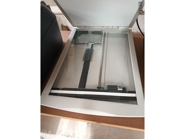Lot 15 - canon flatbedscanner - afbeelding 2 van  4
