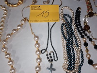 Lot 15 - halskettingen. 24 stuks - afbeelding 3 van  5