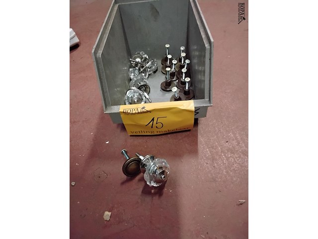 Lot 15 - handvaten in koper en doorzichtig pvc - afbeelding 1 van  3