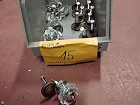 Lot 15 - handvaten in koper en doorzichtig pvc