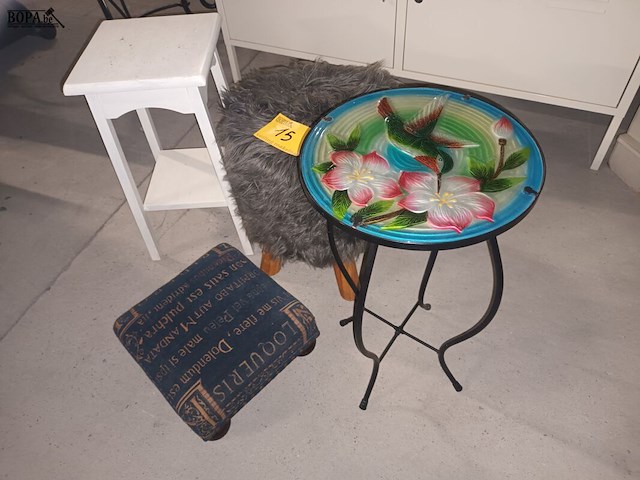 Lot 15 - klein meubilair. 4 stuks - afbeelding 3 van  3