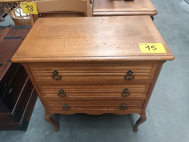 Lot 15 - ladekast - afbeelding 1 van  4