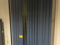 Lot 15 - lamellen gordijn luxaflex. 2 stuks - afbeelding 1 van  5