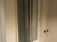 Lot 15 - lamellen gordijn luxaflex. 2 stuks - afbeelding 2 van  5