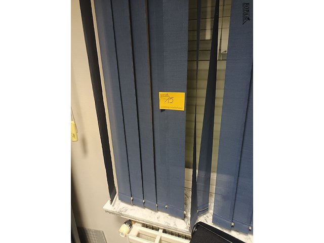 Lot 15 - lamellen gordijn luxaflex. 2 stuks - afbeelding 4 van  5