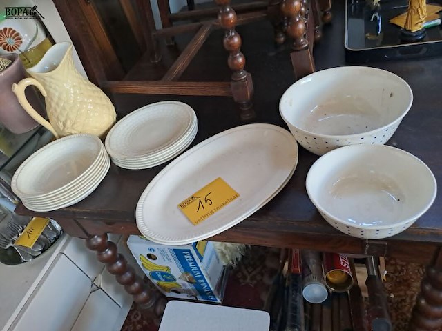 Lot 15 - lot boch servies - afbeelding 1 van  8