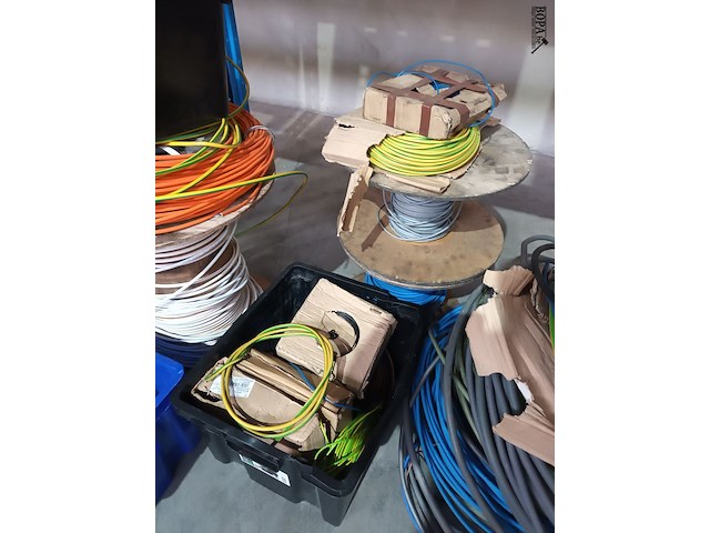 Lot 15 - lot diverse elektriciteitskabels - afbeelding 3 van  4