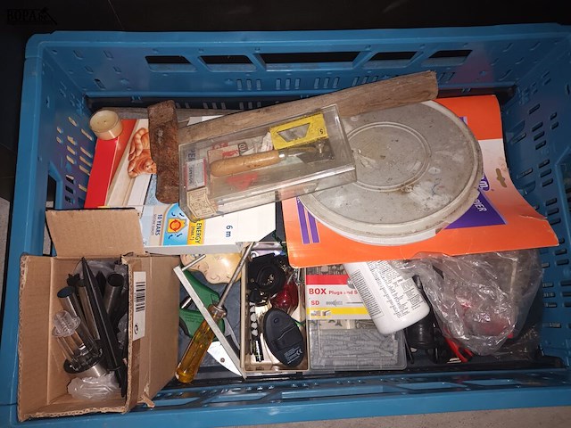 Lot 15 - lot werkmateriaal en elektro - afbeelding 2 van  6