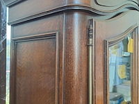Lot 15 - masieve rustieke eikenhouten kast met glazen deuren - afbeelding 4 van  5