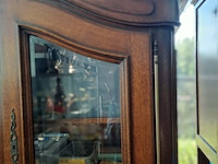 Lot 15 - masieve rustieke eikenhouten kast met glazen deuren - afbeelding 5 van  5