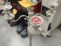 Lot 15 - metalen kandelaar - afbeelding 2 van  2