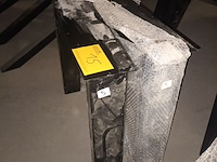 Lot 15 - metalen rechte tafelpoten. 2 stuks - afbeelding 2 van  3