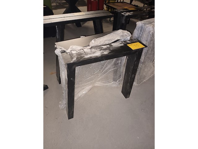 Lot 15 - metalen rechte tafelpoten. 2 stuks - afbeelding 3 van  3