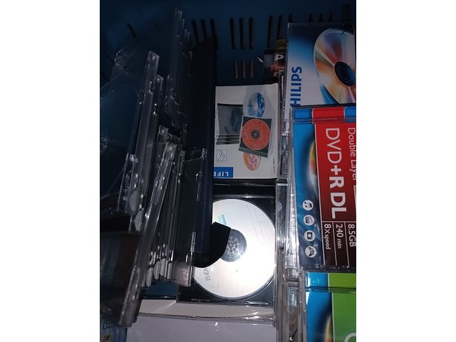 Lot 15 - opbergboxen en writable cd’s - afbeelding 4 van  4