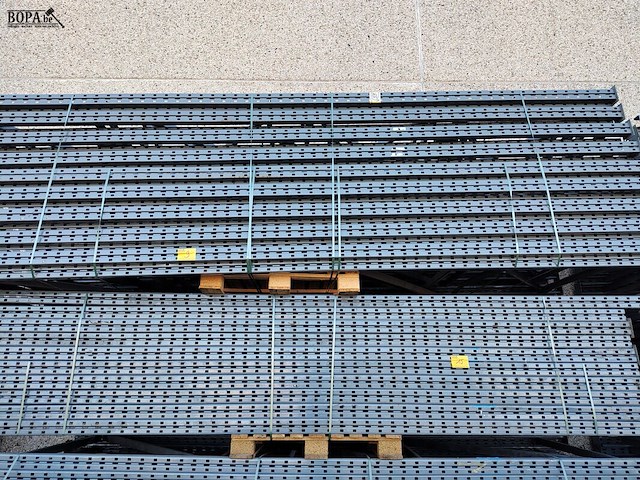 Lot 15 - palletstelling met 10 staanders - afbeelding 1 van  5