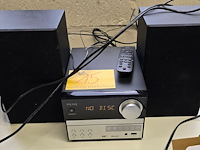 Lot 15 - peaq radio dab + cd + usb